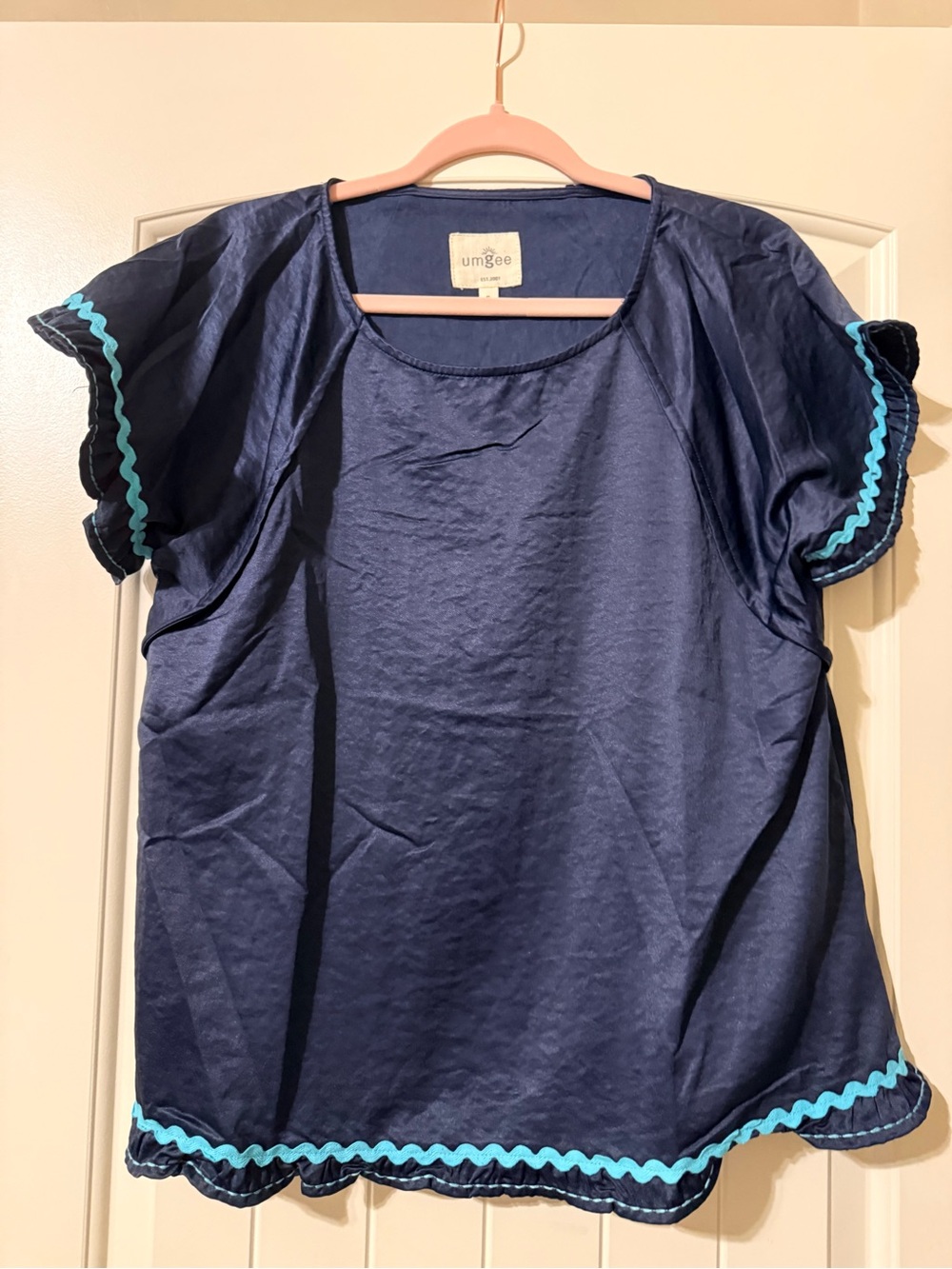 Umgee Navy Blouse with Aqua Trim Flutter Sleeves NWOT